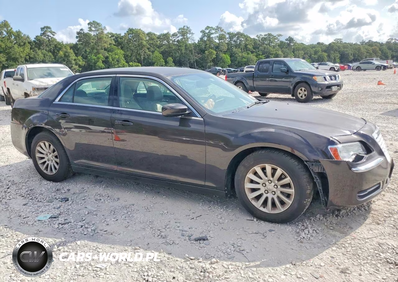 2013 Chrysler 300 VIN:2C3CCAAG7DH573022 - 4