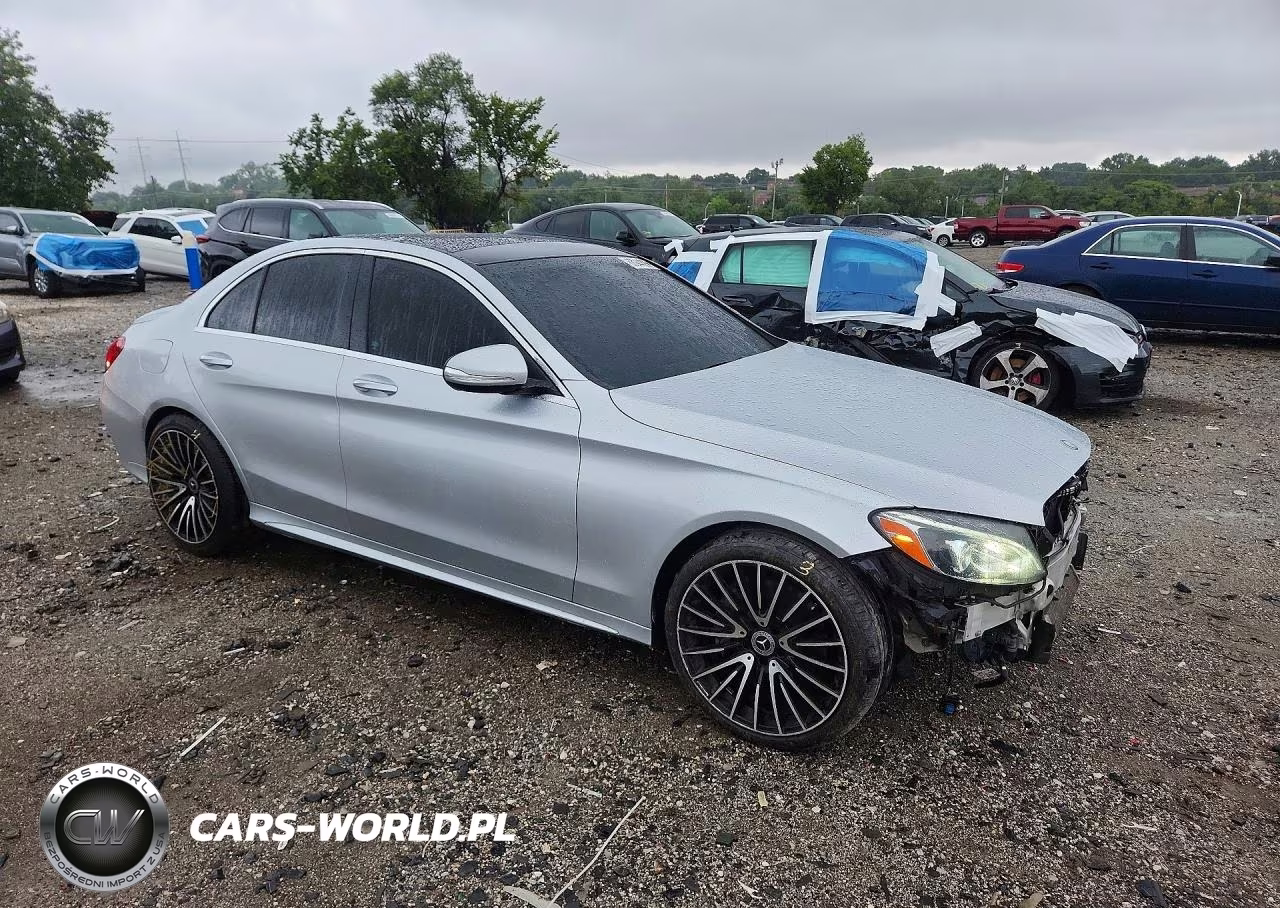 2015 Mercedes-Benz C 300 4Matic VIN:55SWF4KB9FU060530 - 4