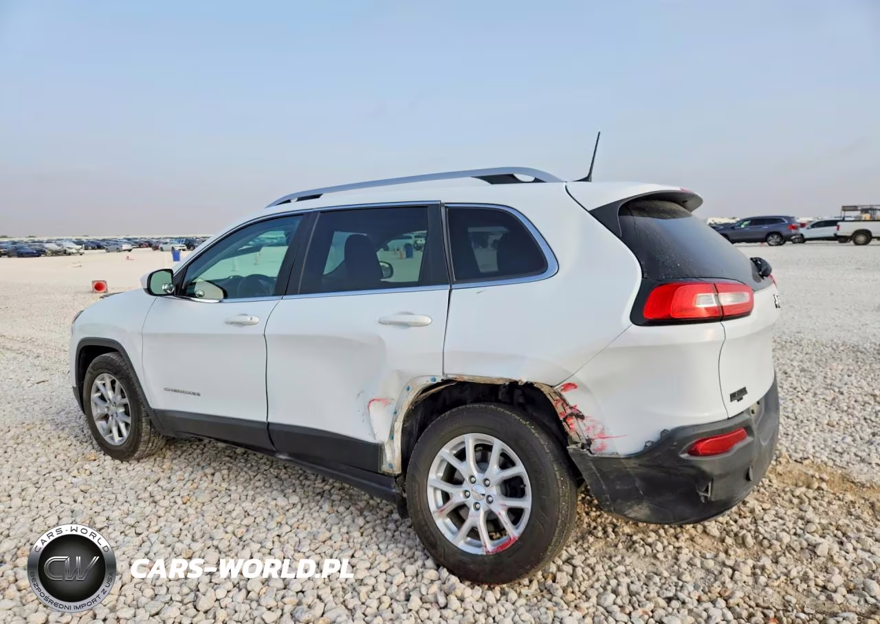 2017 Jeep Cherokee Latitude VIN:1C4PJLCS1HW663323 - 2