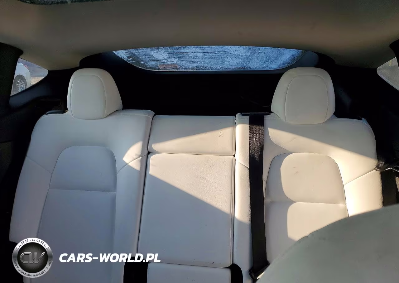 2021 Tesla Model Y VIN:5YJYGDEE6MF120323 - 10
