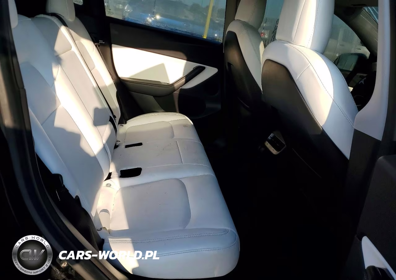 2021 Tesla Model Y VIN:5YJYGDEE6MF120323 - 11