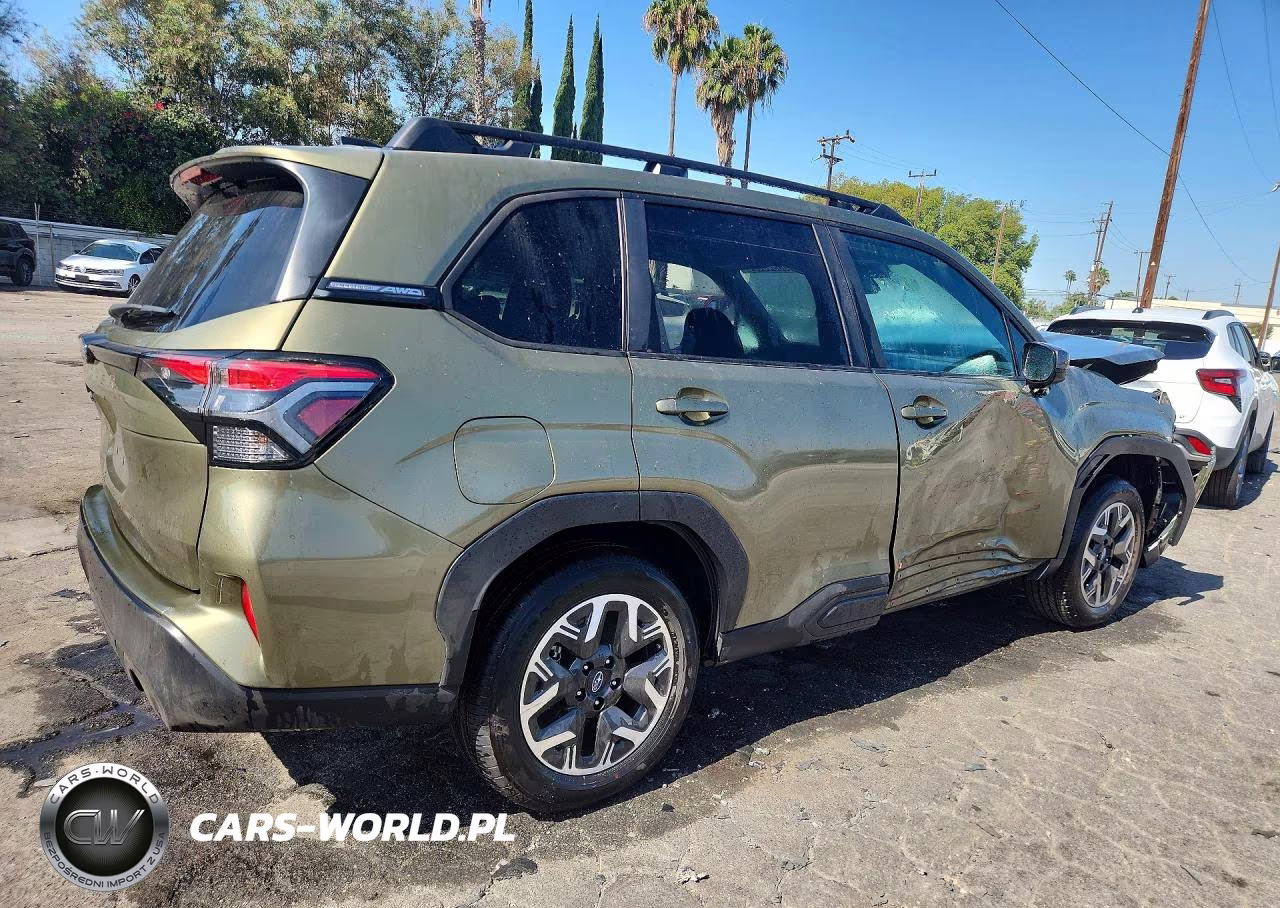 2026 Subaru Forester Premium VIN:4S4SLDD62T3113582 - 3