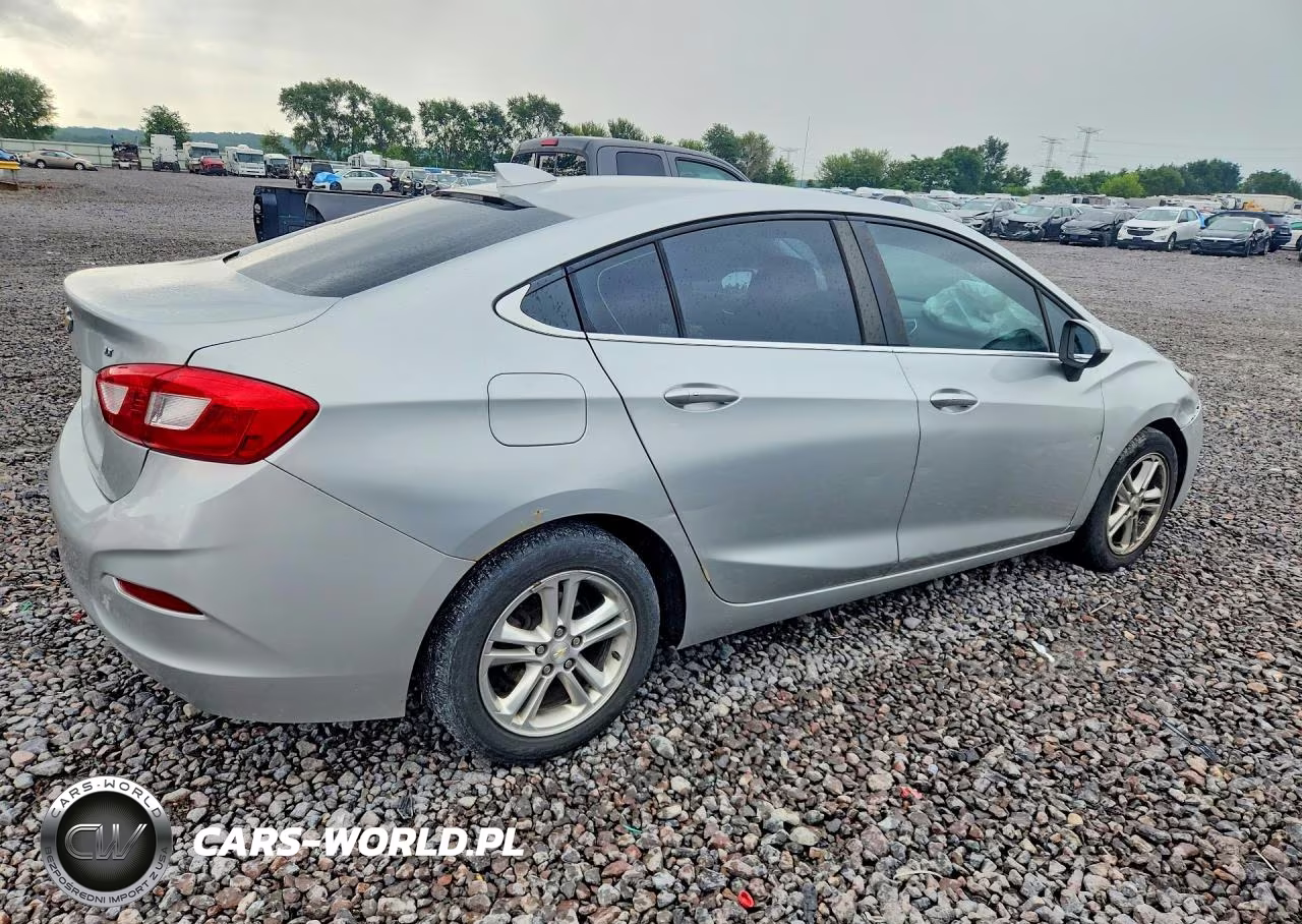 2017 Chevrolet Cruze Lt VIN:1G1BE5SMXH7241745 - 3