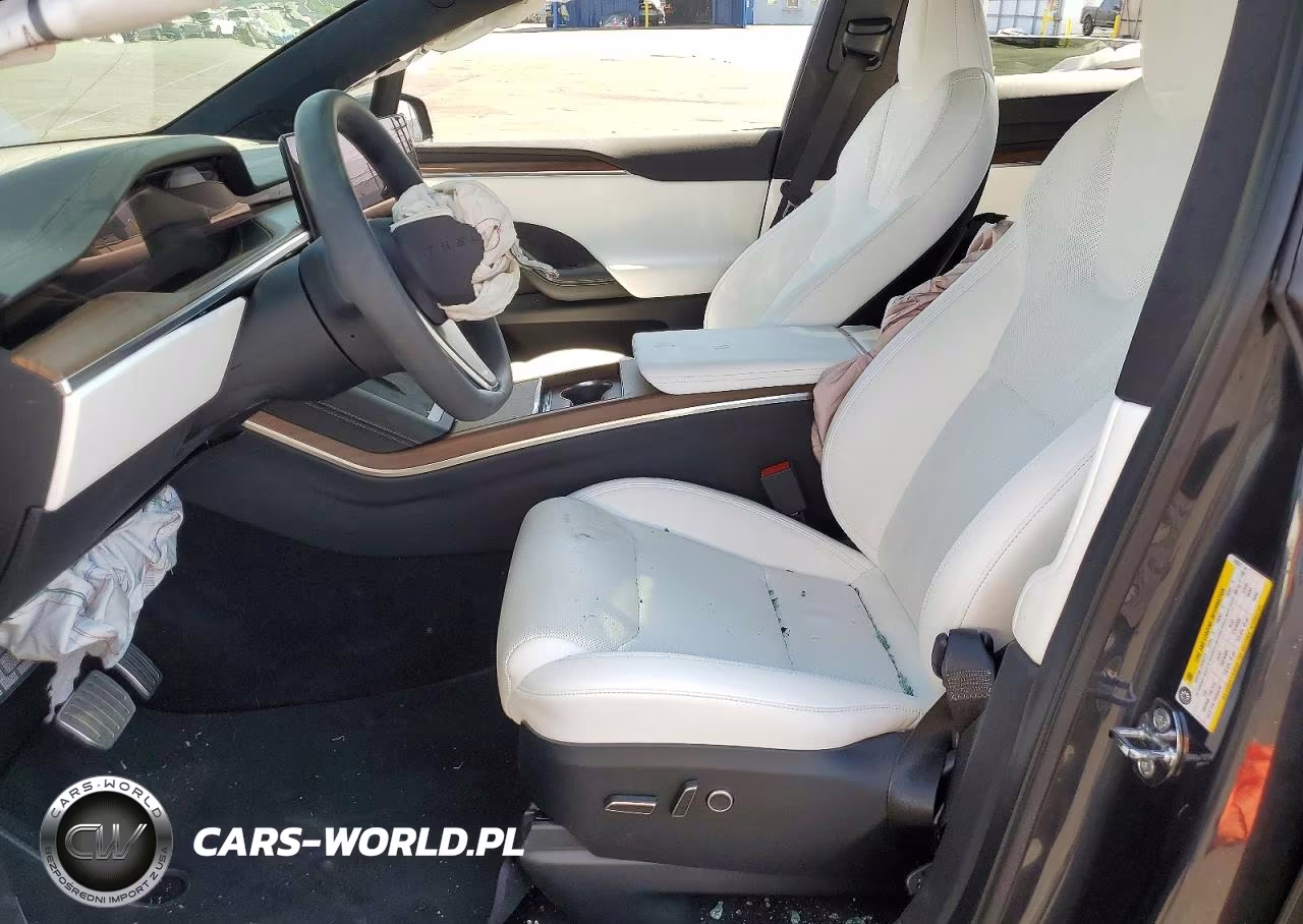 2023 Tesla Model X VIN:7SAXCBE57PF422075 - 7