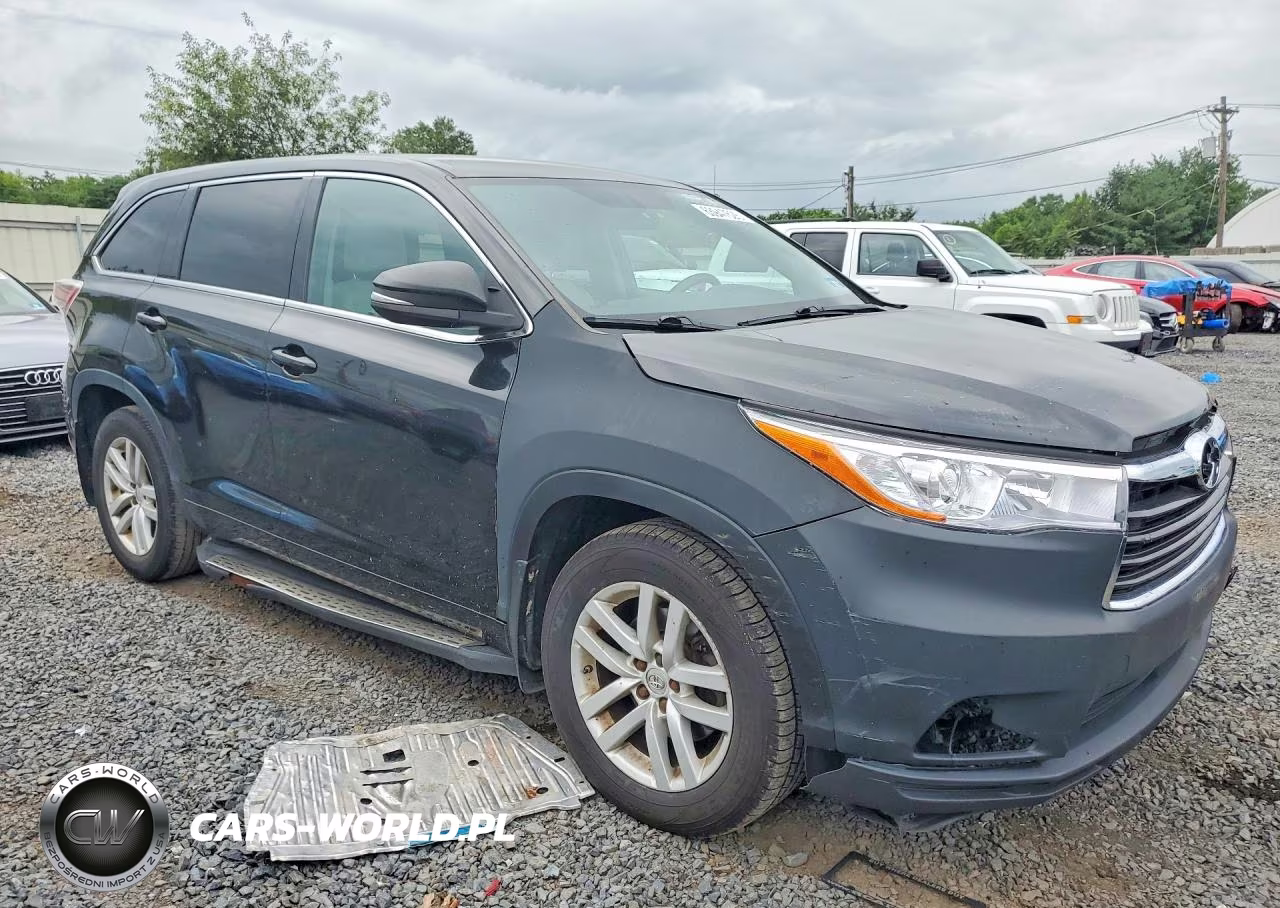 2015 Toyota Highlander Le VIN:5TDBKRFH9FS191721 - 4
