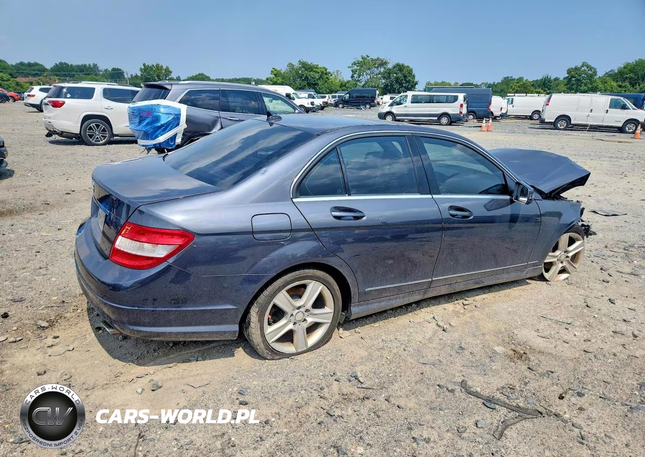 2010 Mercedes-Benz C 300 VIN:WDDGF5EB1AR108988 - 3