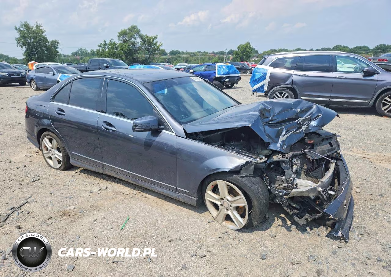 2010 Mercedes-Benz C 300 VIN:WDDGF5EB1AR108988 - 4