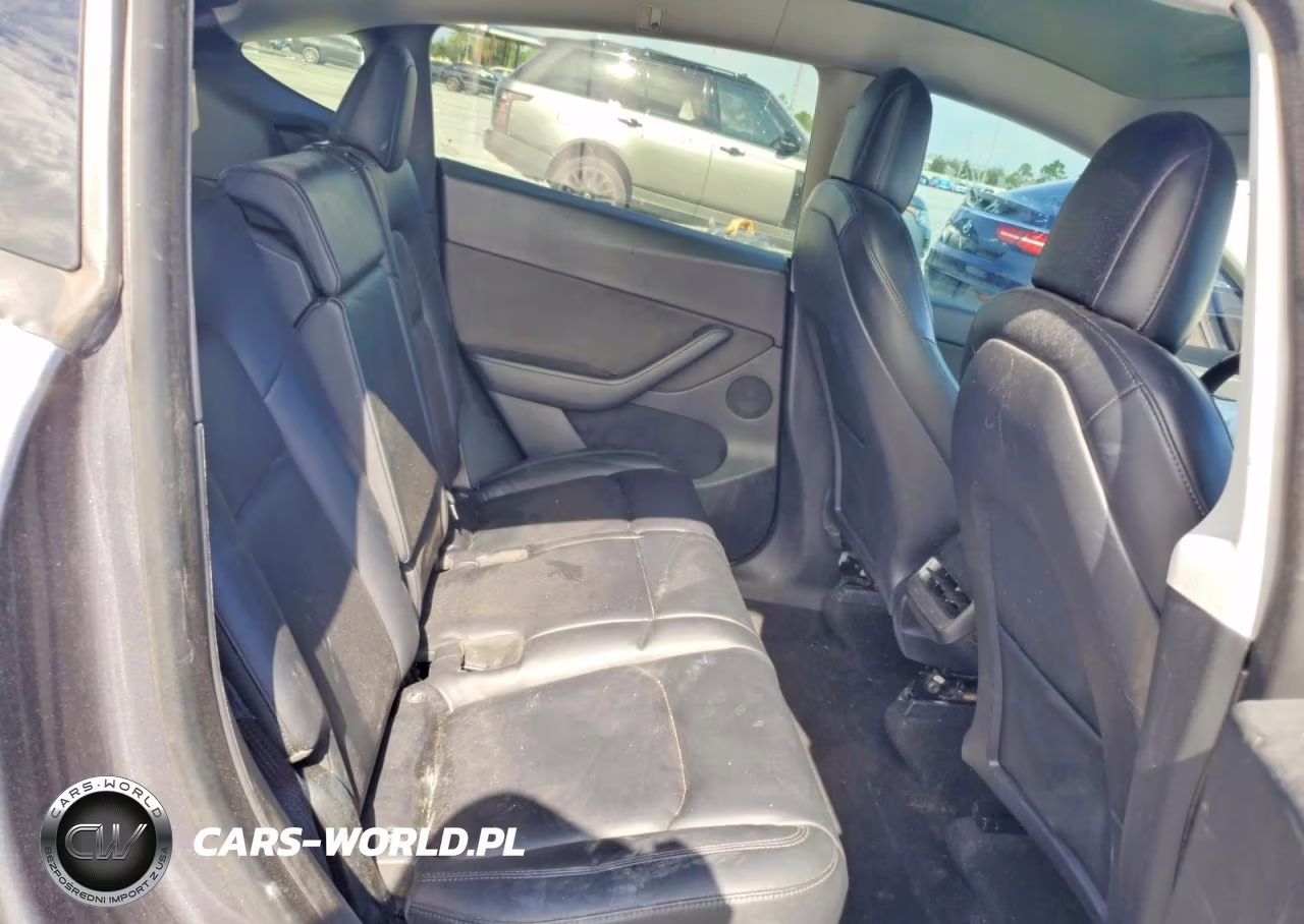 2020 Tesla Model Y VIN:5YJYGDEE4LF047032 - 11