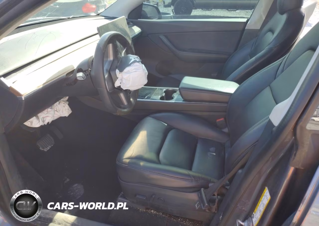 2020 Tesla Model Y VIN:5YJYGDEE4LF047032 - 7