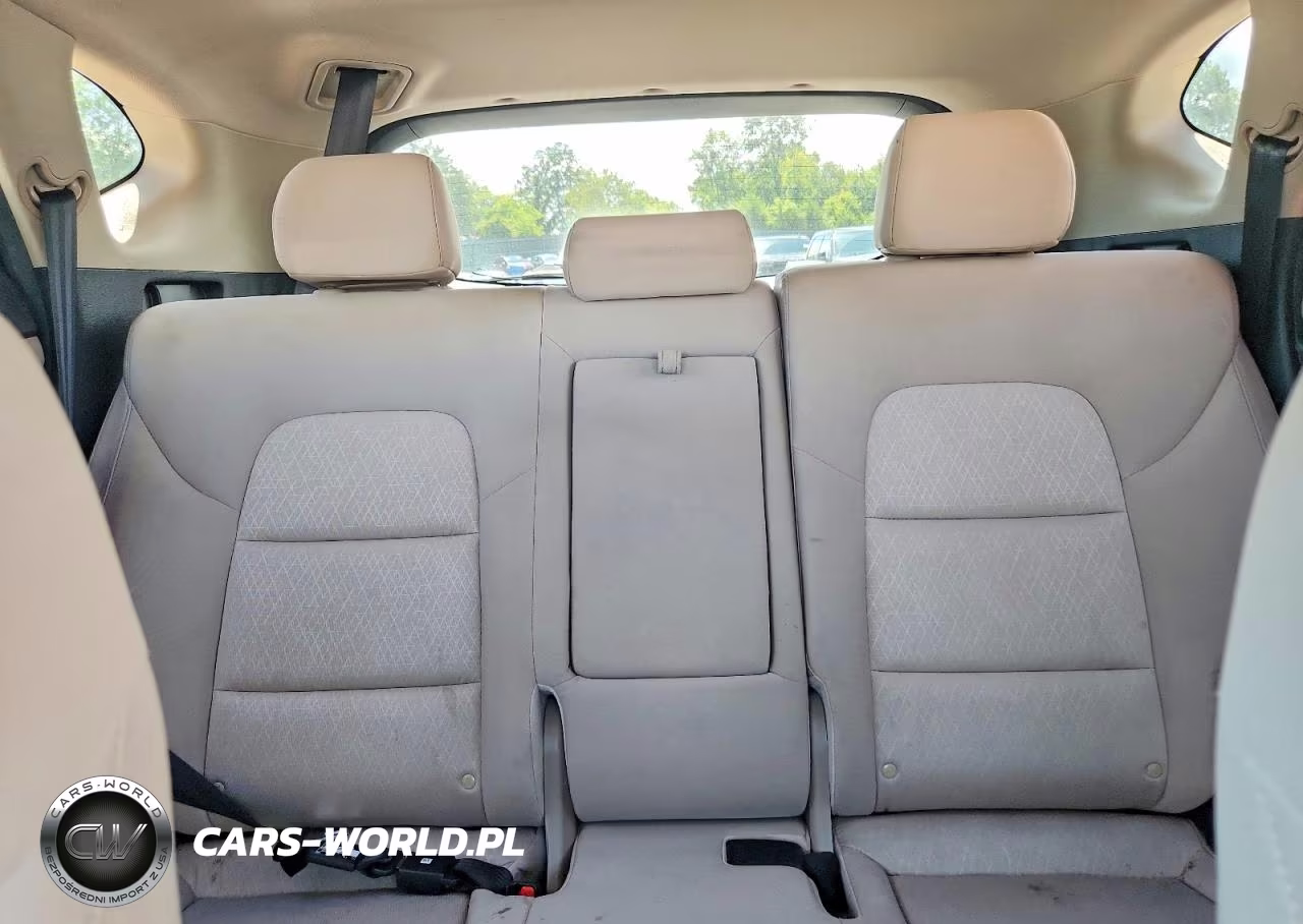 2017 Hyundai Tucson Value VIN:KM8J3CA20HU573638 - 10