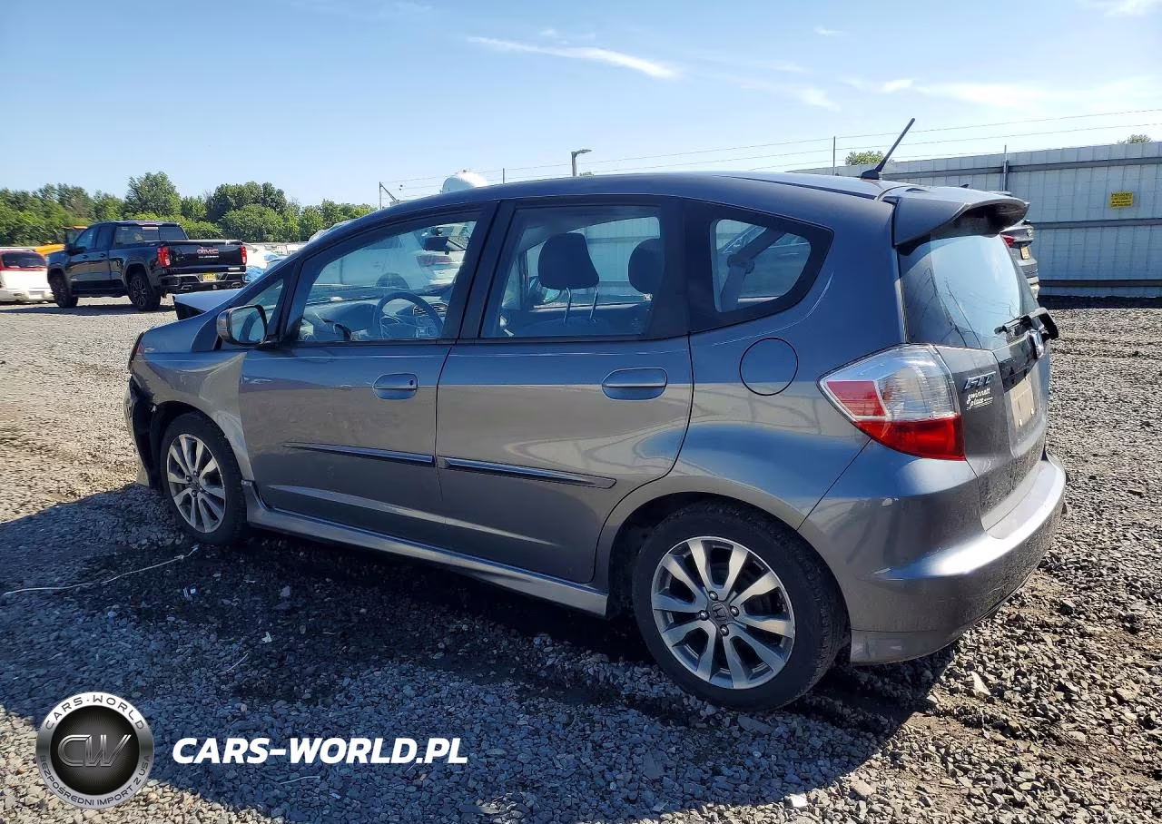 2013 Honda Fit Sport VIN:JHMGE8H51DC070253 - 2