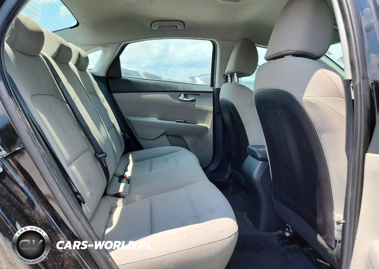 2021 Kia Forte Lxs VIN:3KPF24AD8ME301402 - 10