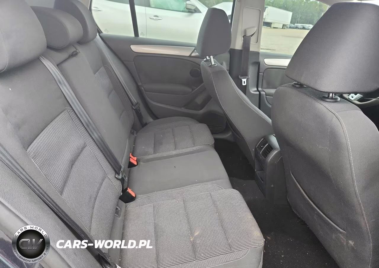 2011 Volkswagen Golf VIN:WVWNM7AJ3BW204768 - 10