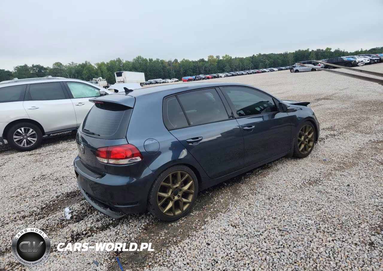 2011 Volkswagen Golf VIN:WVWNM7AJ3BW204768 - 3