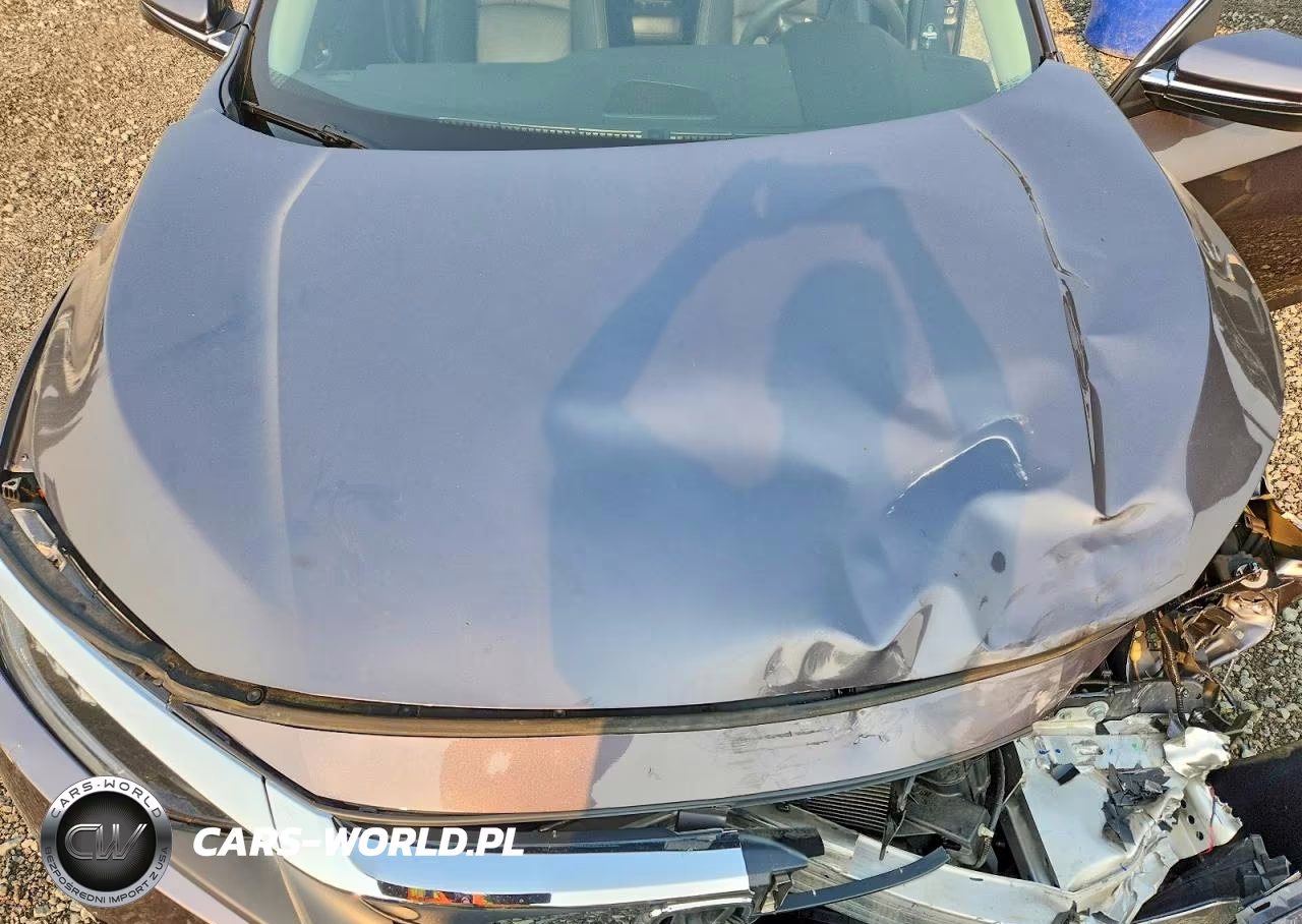 2018 Honda Civic Touring VIN:2HGFC1F98JH644535 - 11
