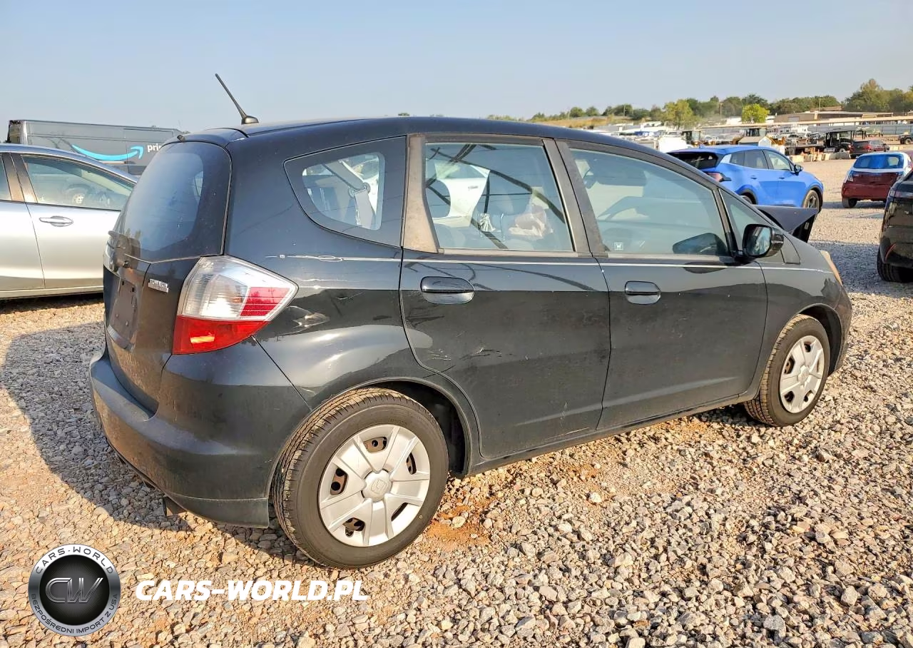 2013 Honda Fit VIN:JHMGE8H38DC050399 - 3