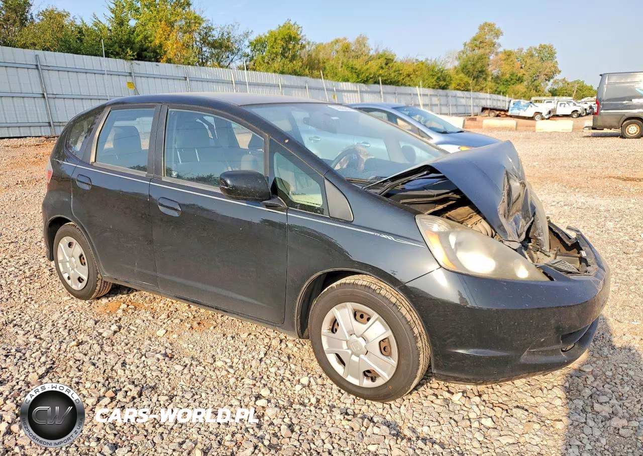 2013 Honda Fit VIN:JHMGE8H38DC050399 - 4