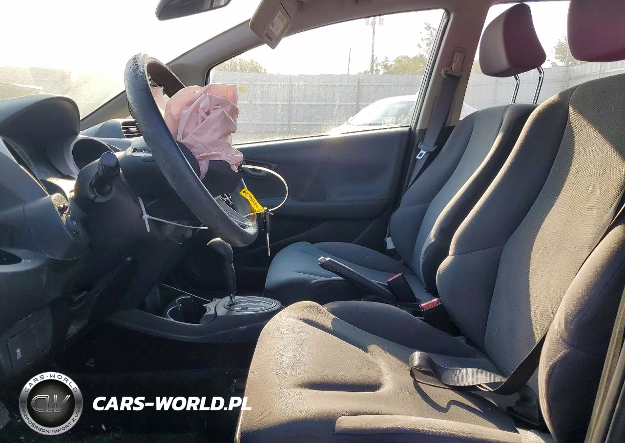 2013 Honda Fit VIN:JHMGE8H38DC050399 - 7