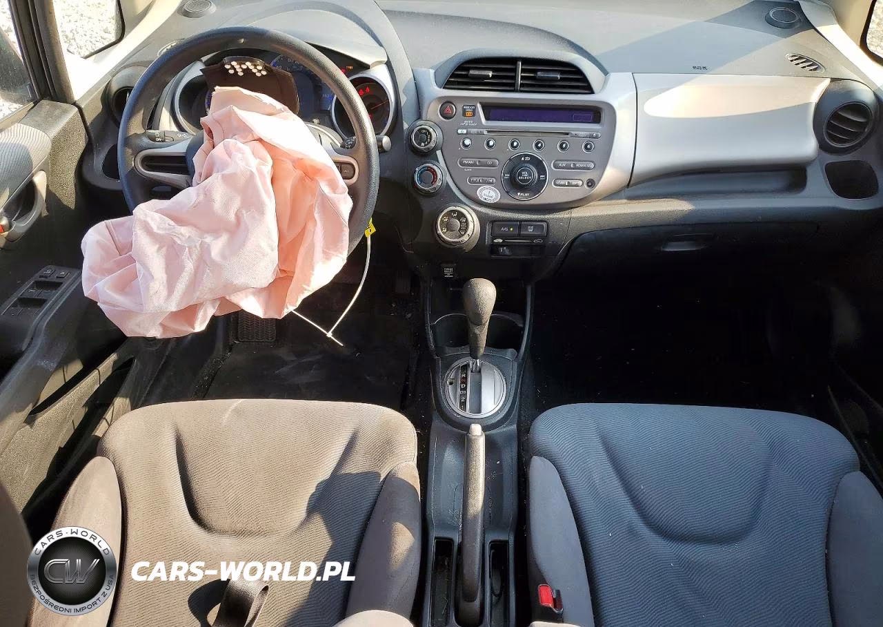 2013 Honda Fit VIN:JHMGE8H38DC050399 - 8