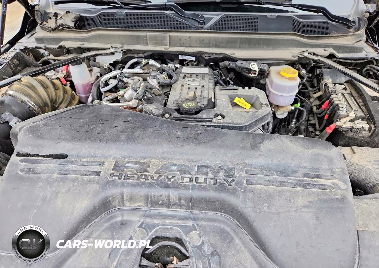 2025 Ram 2500 Laramie VIN:3C6UR5FL0SG556742 - 11