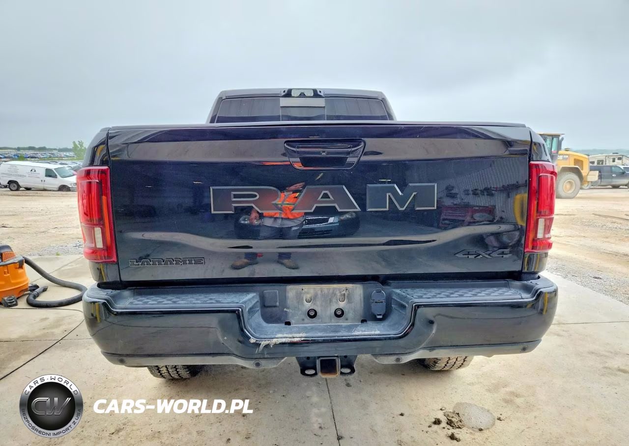 2025 Ram 2500 Laramie VIN:3C6UR5FL0SG556742 - 6
