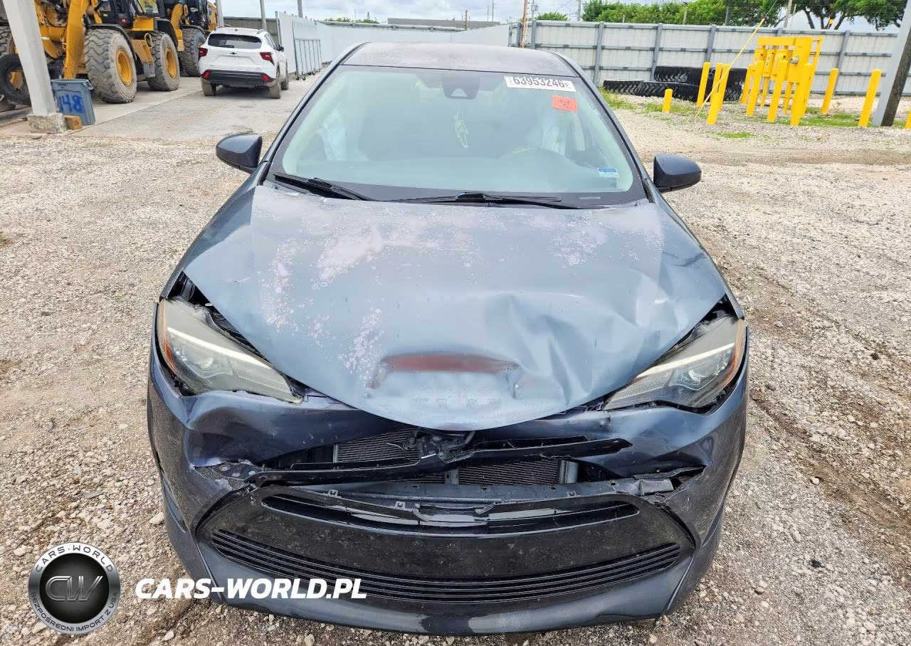 2018 Toyota Corolla Le VIN:5YFBURHE4JP829906 - 5