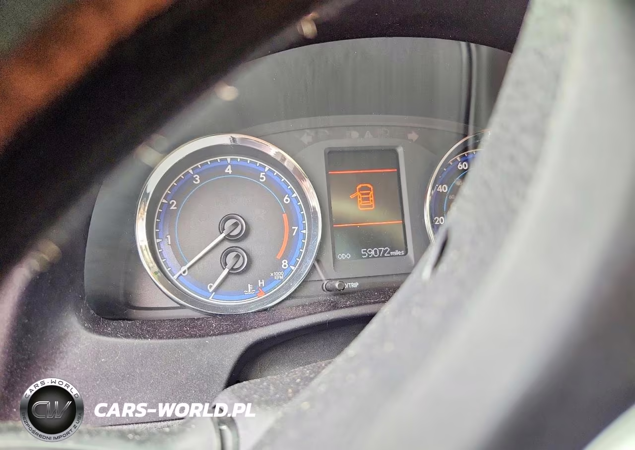 2018 Toyota Corolla Le VIN:5YFBURHE4JP829906 - 9