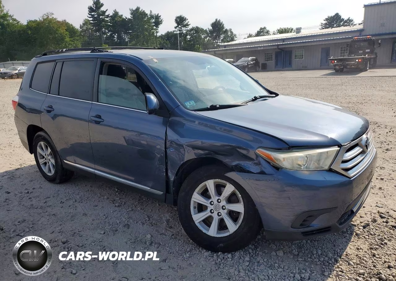 2013 Toyota Highlander Base VIN:5TDBK3EH0DS202875 - 4