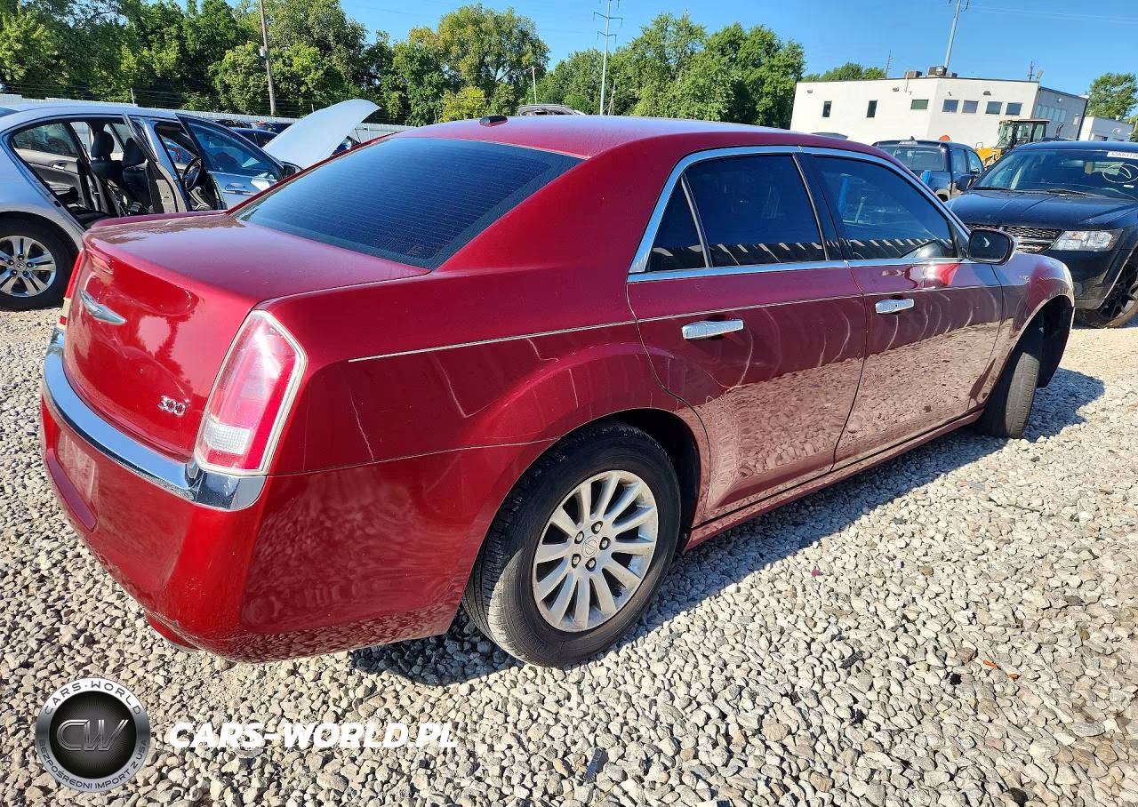 2013 Chrysler 300 VIN:2C3CCAAG2DH569301 - 3