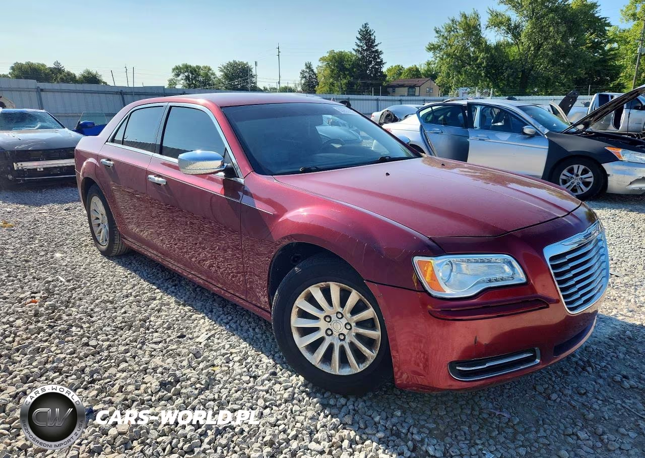 2013 Chrysler 300 VIN:2C3CCAAG2DH569301 - 4