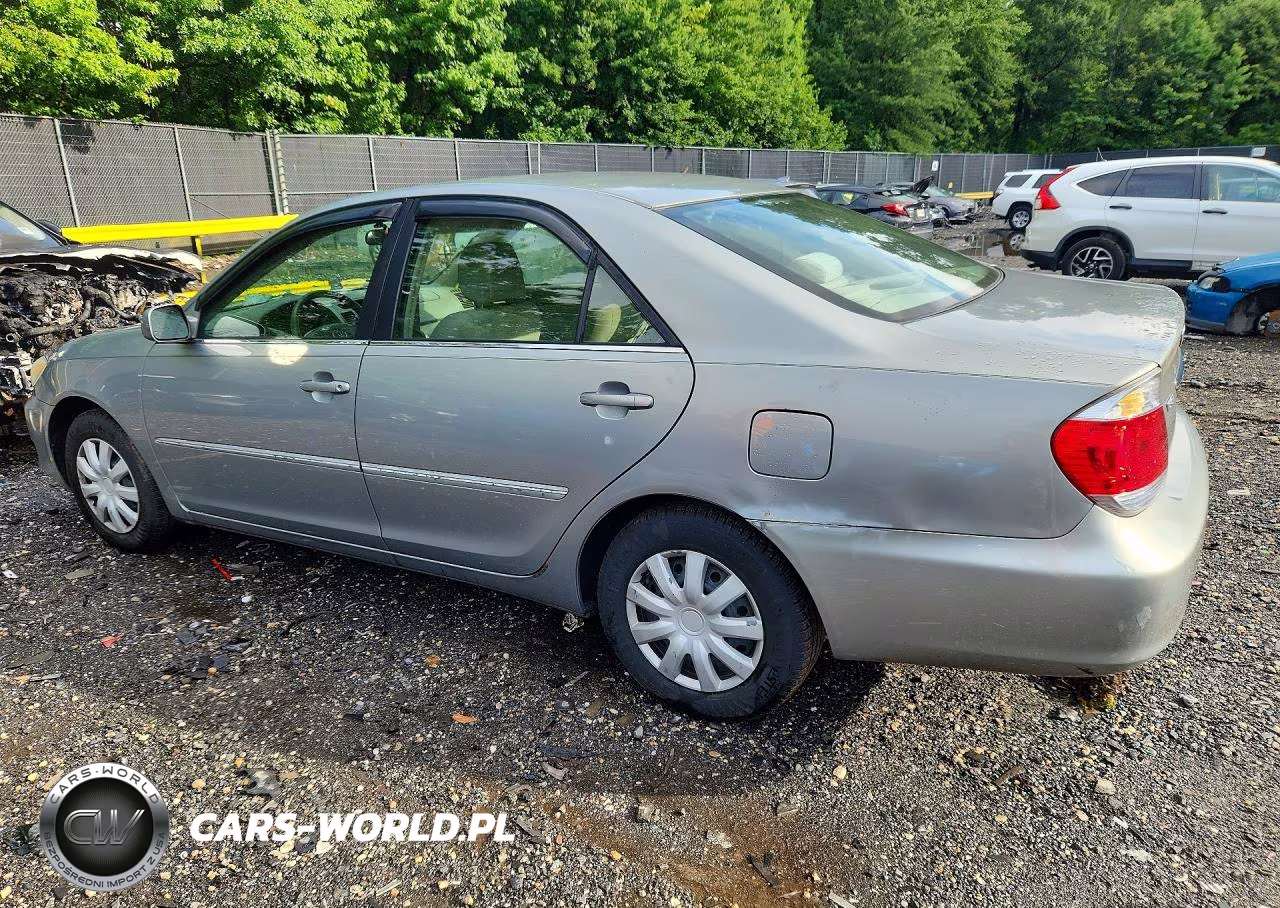 2005 Toyota Camry Le VIN:4T1BE32K85U590714 - 2