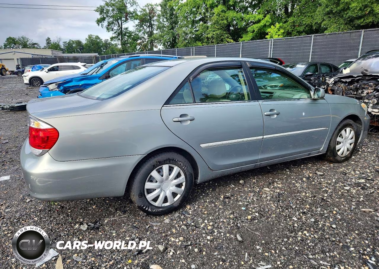 2005 Toyota Camry Le VIN:4T1BE32K85U590714 - 3
