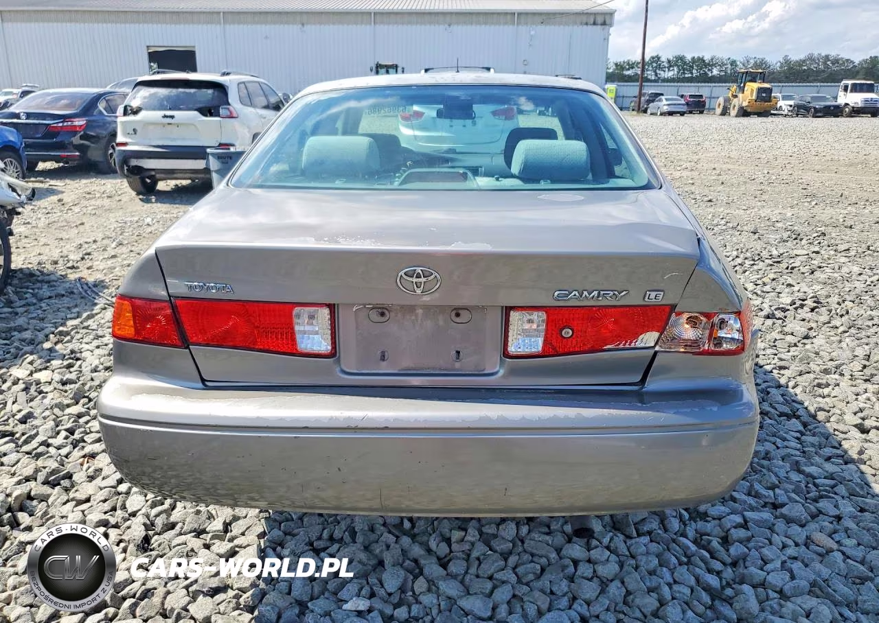 2001 Toyota Camry Le VIN:JT2BG22KX10546281 - 6