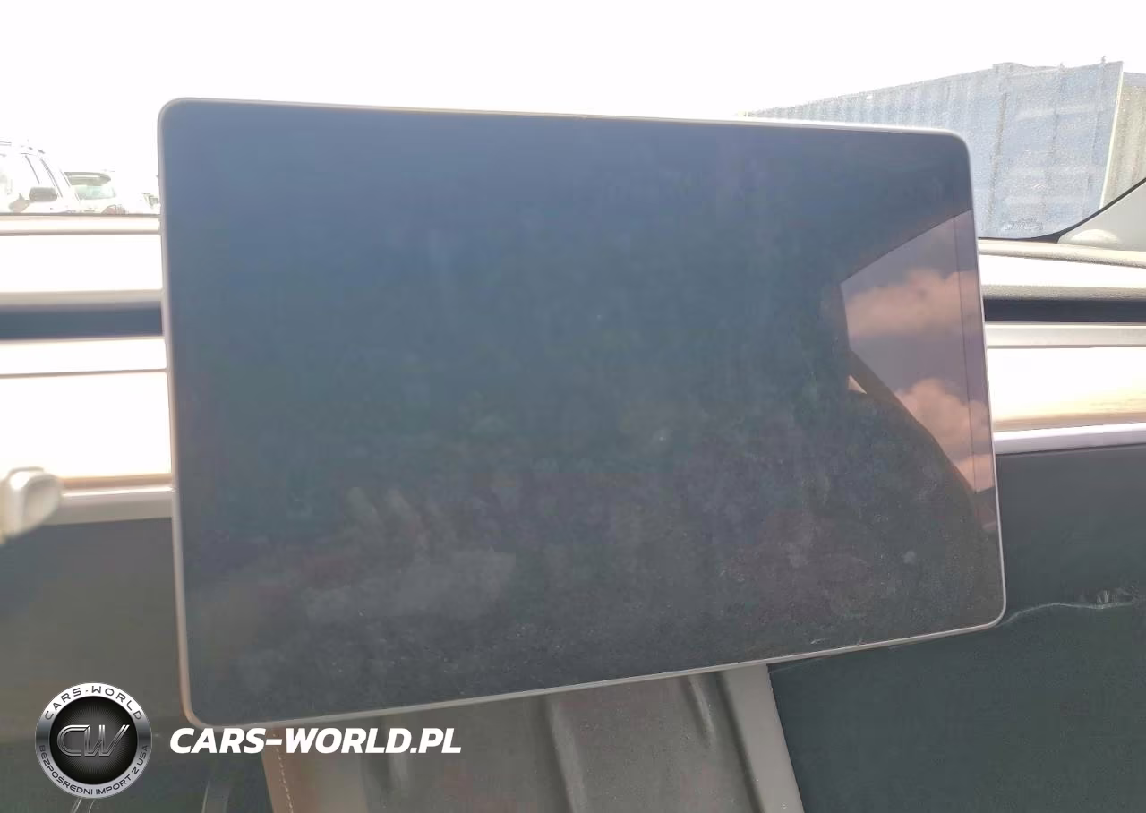 2023 Tesla Model Y VIN:7SAYGDEF7PF866070 - 9