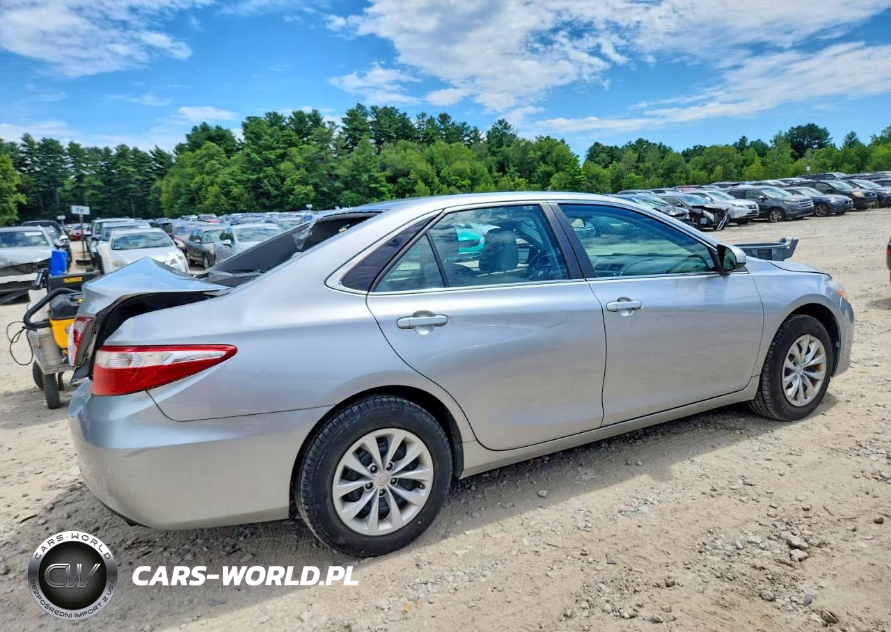 2017 Toyota Camry Le VIN:4T1BF1FK2HU678545 - 3