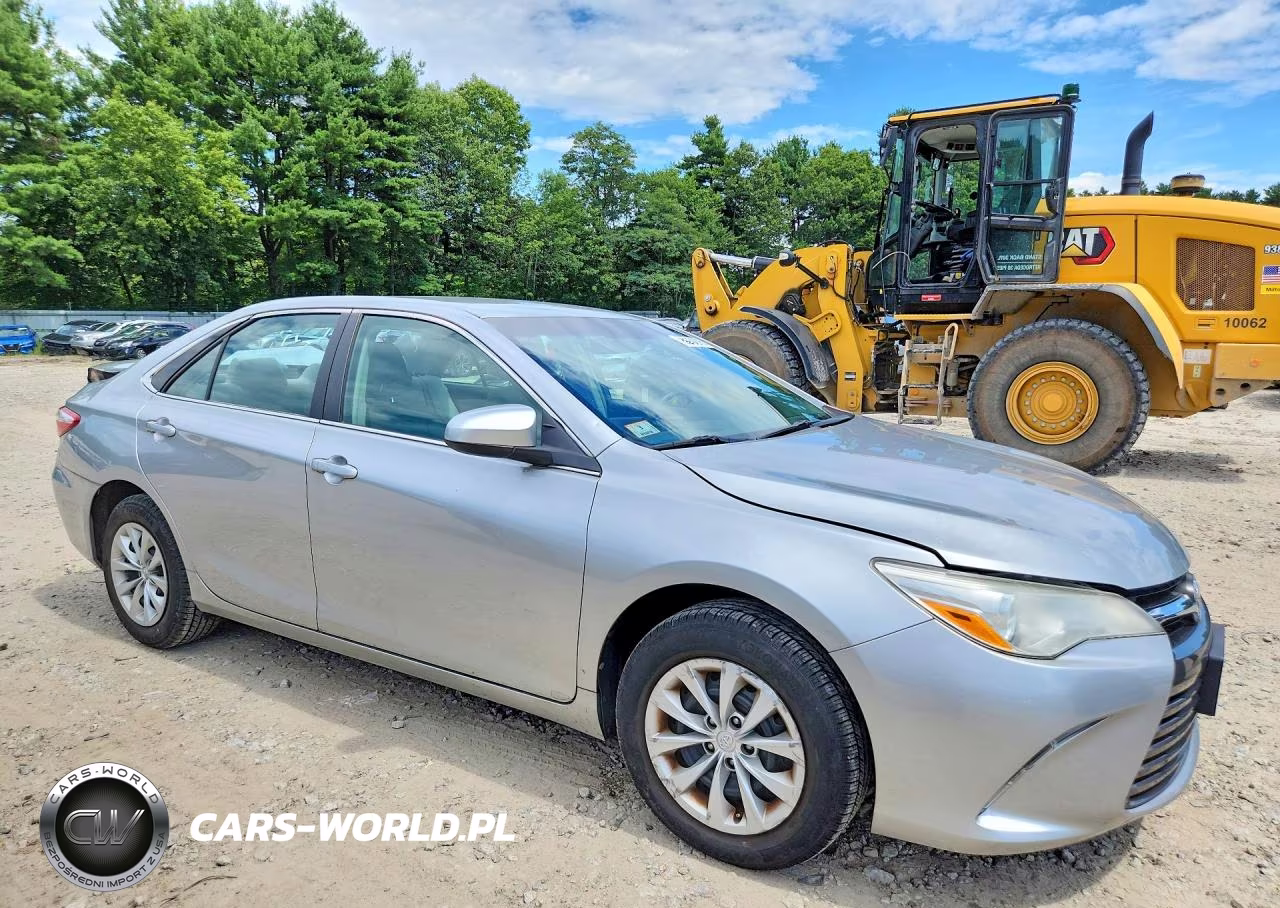 2017 Toyota Camry Le VIN:4T1BF1FK2HU678545 - 4