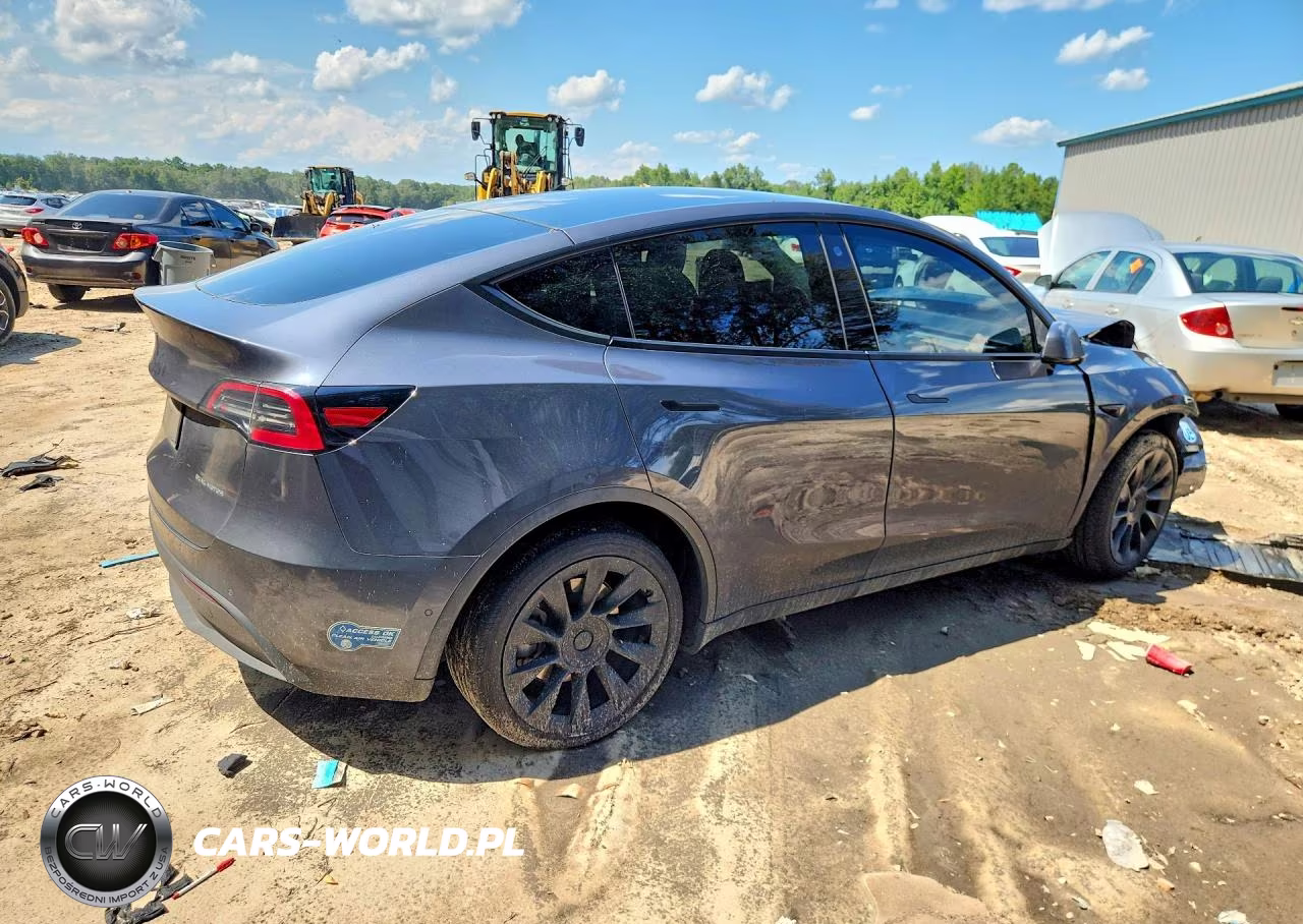 2021 Tesla Model Y VIN:5YJYGDEE1MF084671 - 3