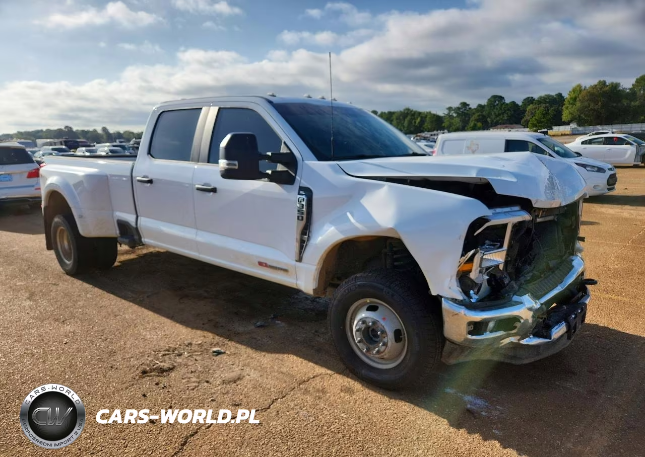 2024 Ford F350 Super Duty VIN:1FT8W3DMXREF48104 - 4