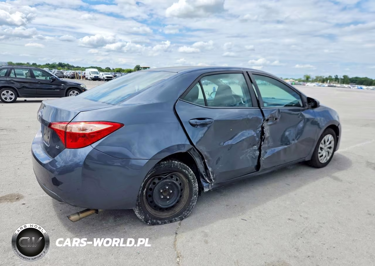 2017 Toyota Corolla Le VIN:5YFBURHE1HP664374 - 3