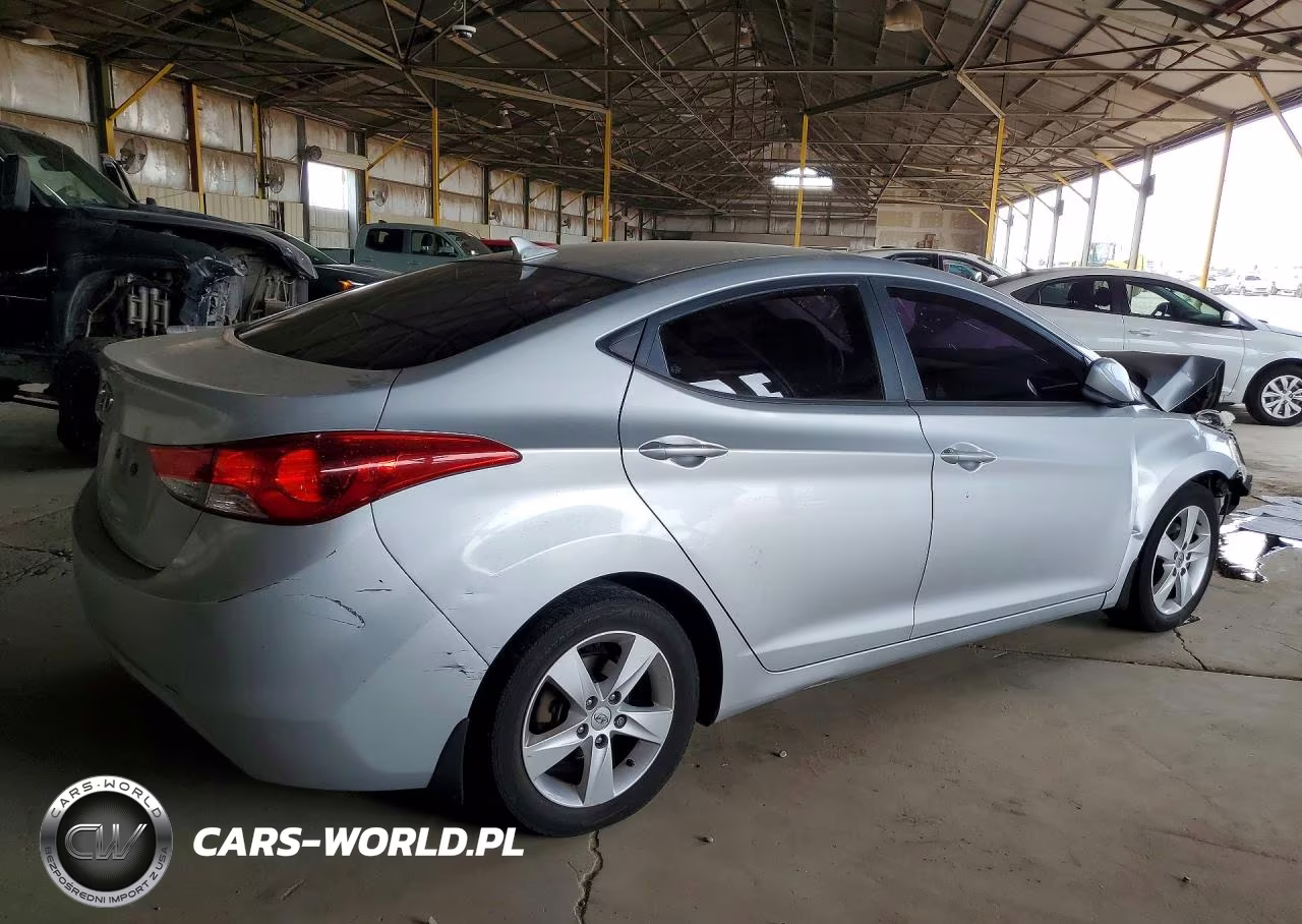 2013 Hyundai Elantra Gls VIN:5NPDH4AEXDH251757 - 3