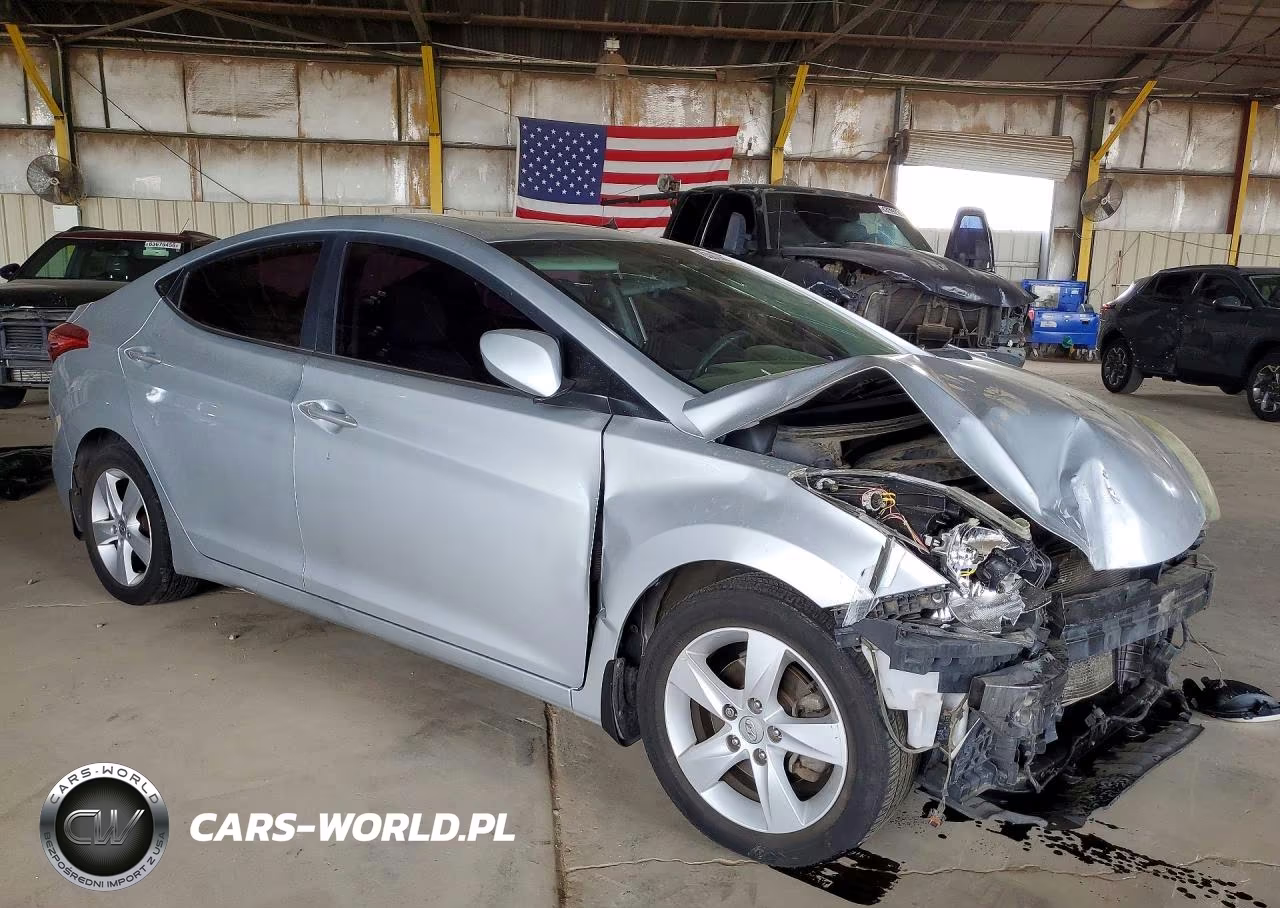 2013 Hyundai Elantra Gls VIN:5NPDH4AEXDH251757 - 4