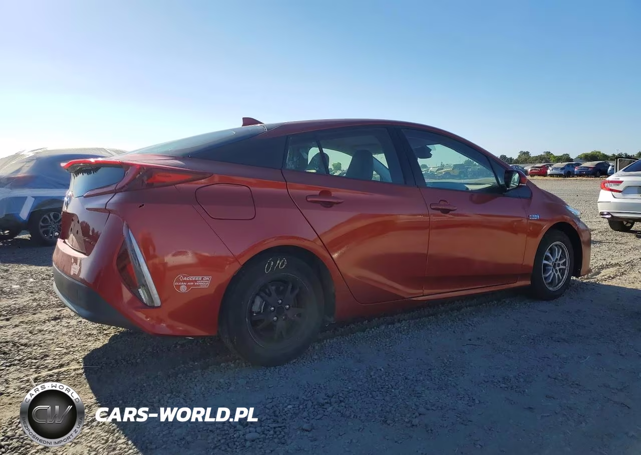 2017 Toyota Prius Prime Premium VIN:JTDKARFP7H3064223 - 5
