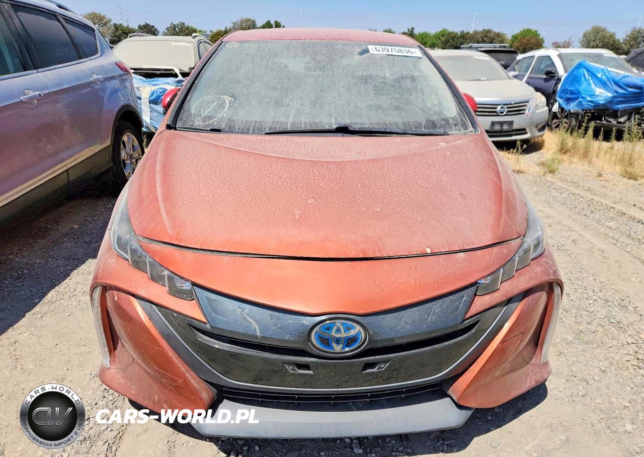 2017 Toyota Prius Prime Premium VIN:JTDKARFP7H3064223 - 8