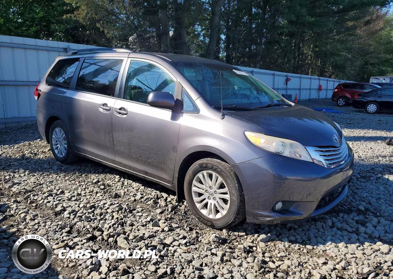 2013 Toyota Sienna Xle 8-Passenger VIN:5TDYK3DC8DS291403 - 4