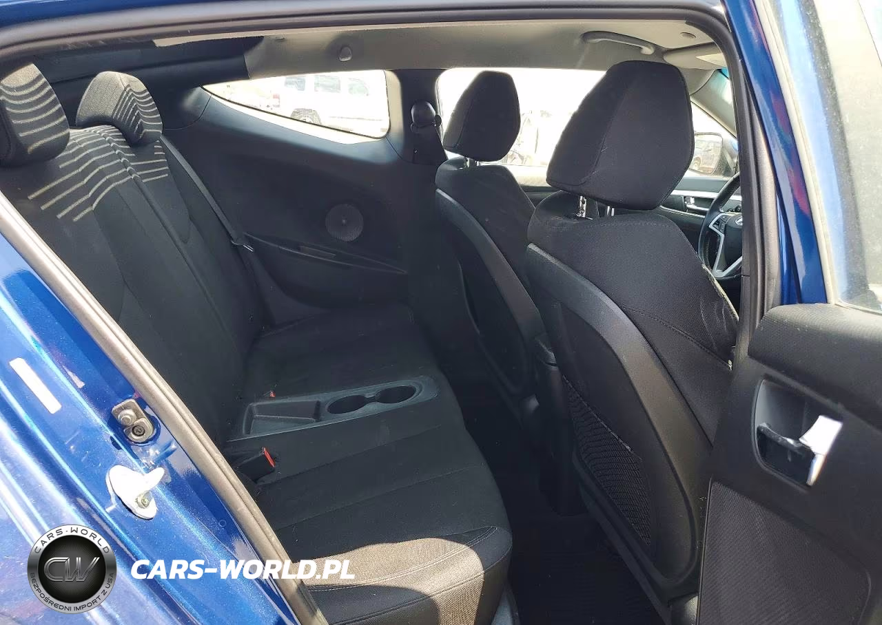 2017 Hyundai Veloster Base VIN:KMHTC6ADXHU310293 - 10