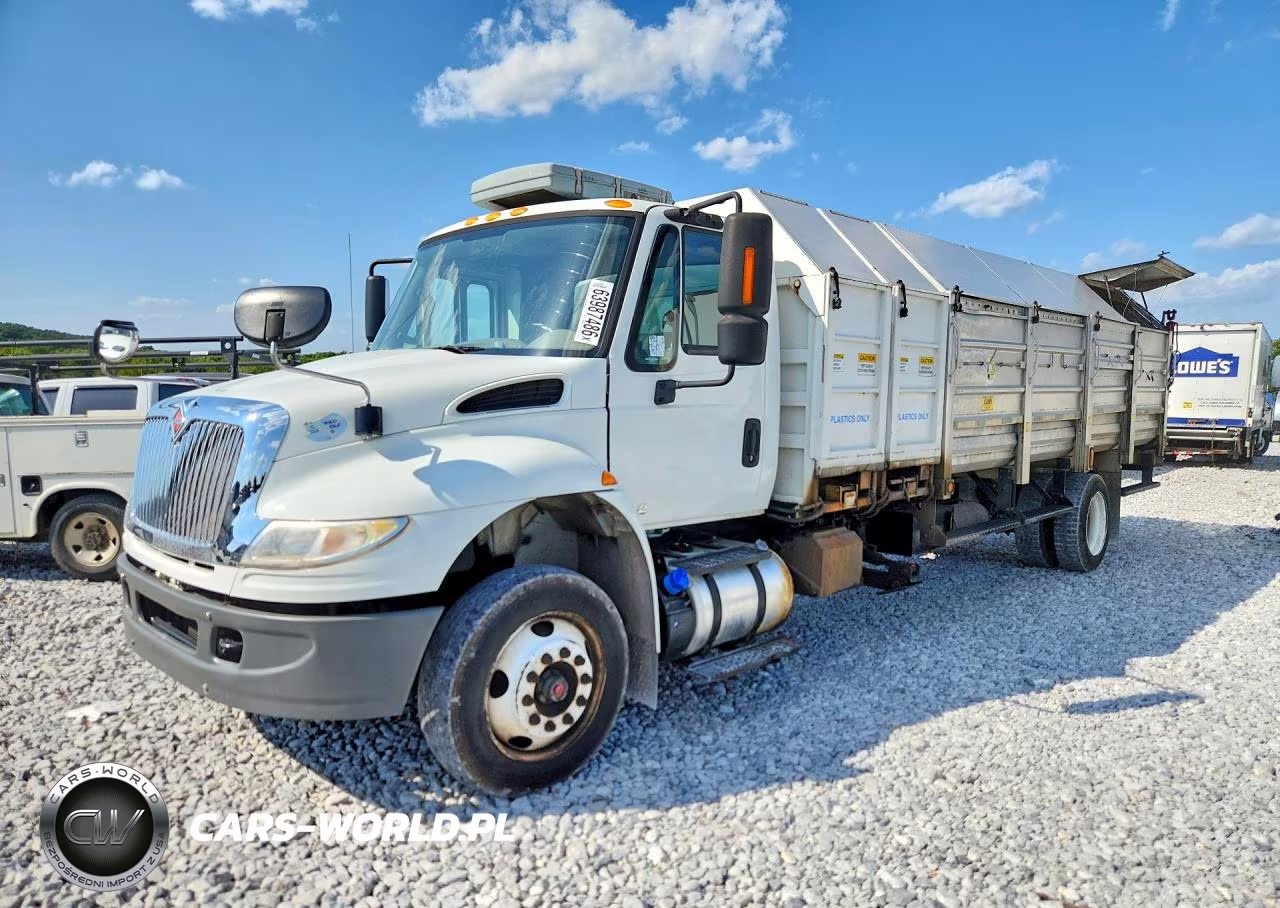 2019 International 7300 Recycling Truck – zdjęcie 1 z 13