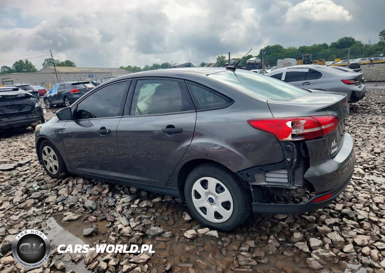 2018 Ford Focus S VIN:1FADP3E22JL298596 - 2