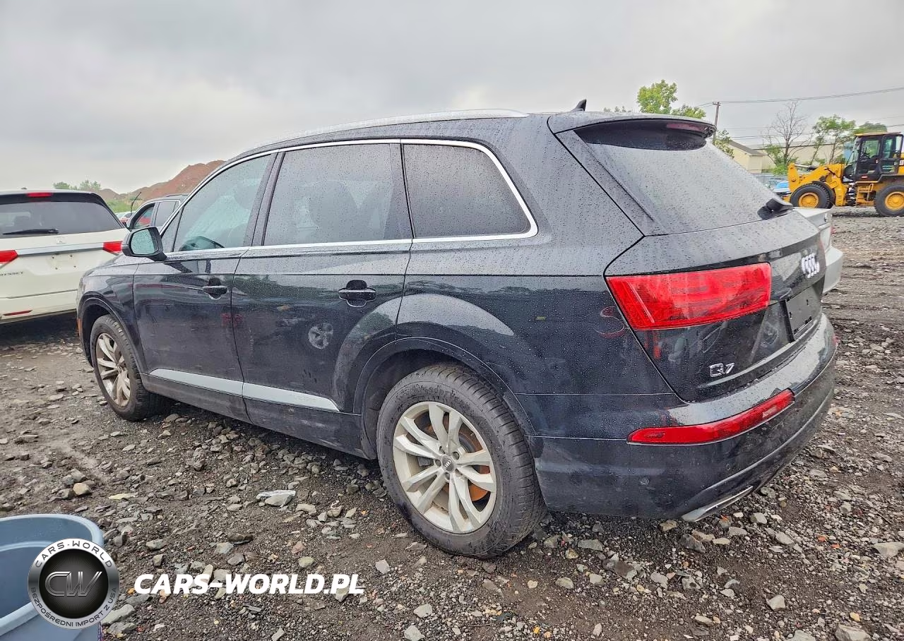 2017 Audi Q7 Premium VIN:WA1AHAF72HD044586 - 2