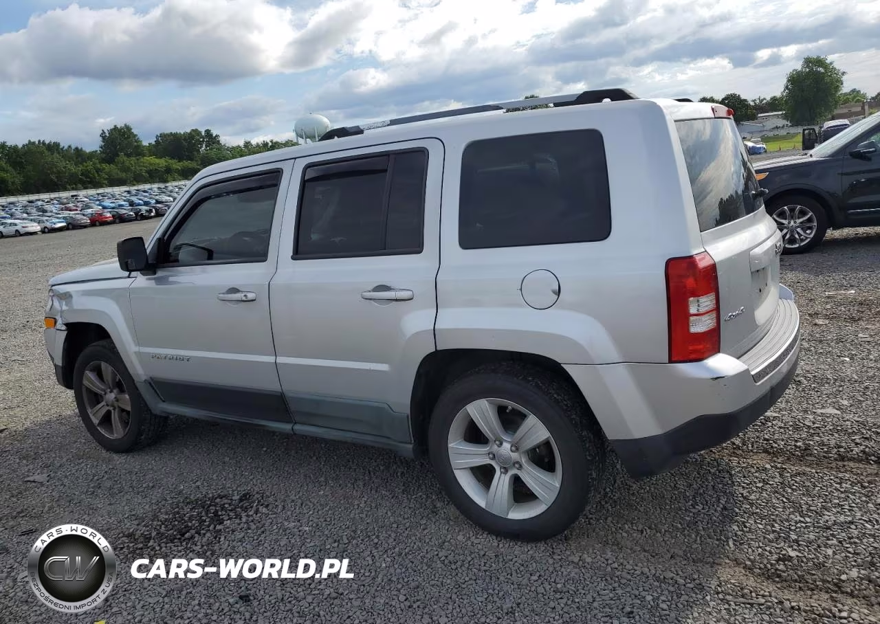 2011 Jeep Patriot Latitude VIN:1J4NF4GB1BD207571 - 2