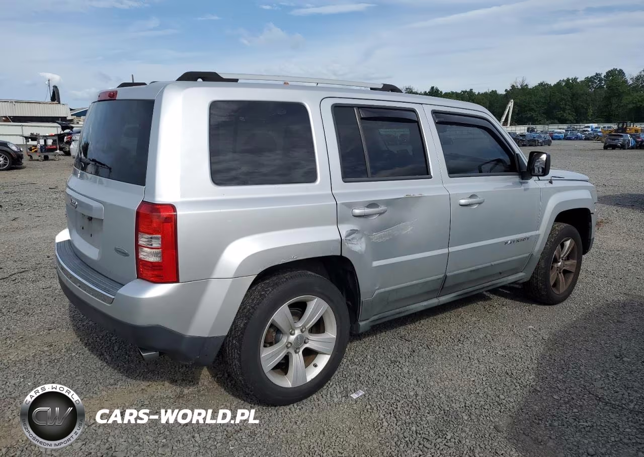 2011 Jeep Patriot Latitude VIN:1J4NF4GB1BD207571 - 3